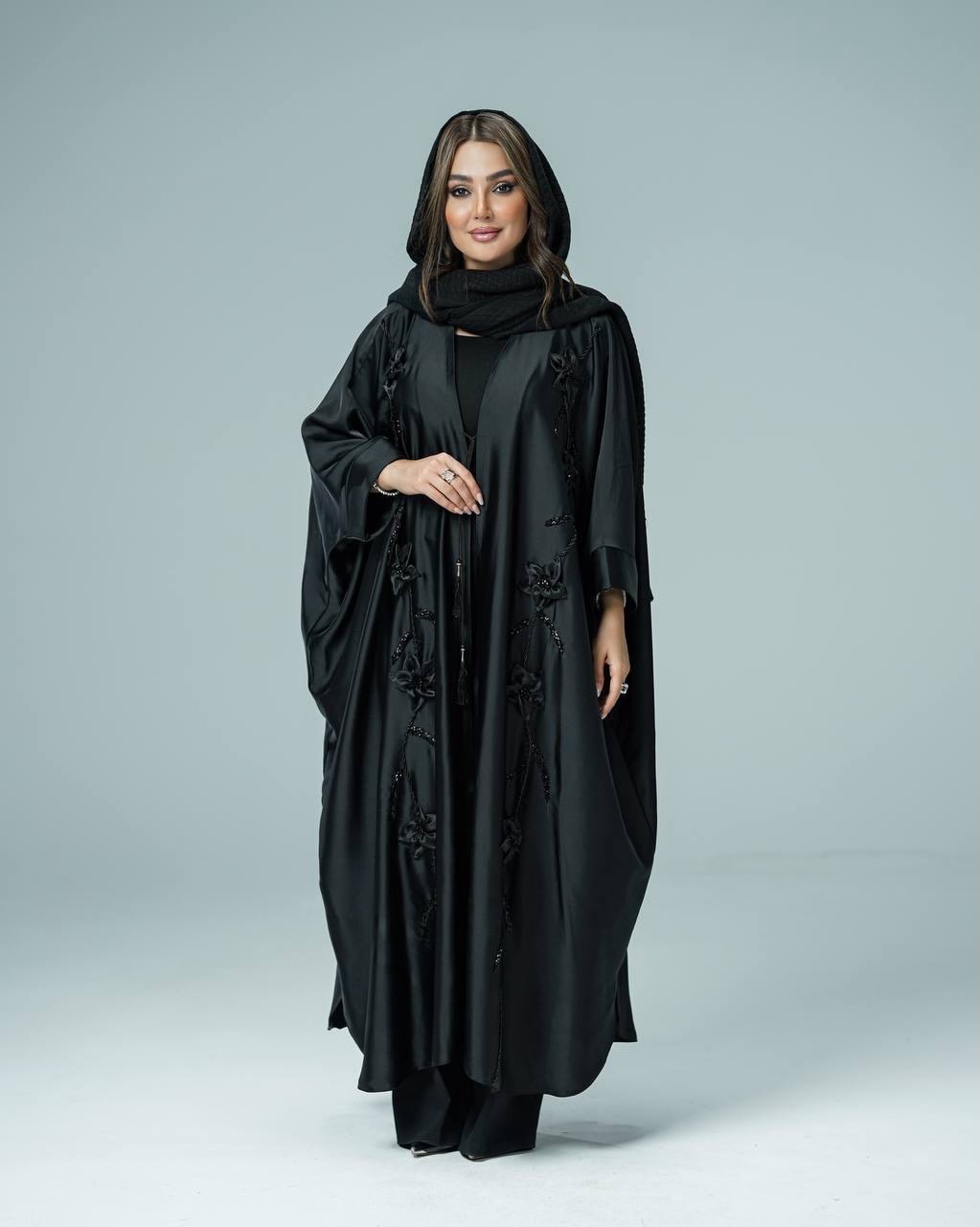 عبا اماراتی مدل زیبا/ ساتن زارا ترک / جواهردوزی شده گل برجسته/سایز 40 تا 60 کیفیت تضمینی