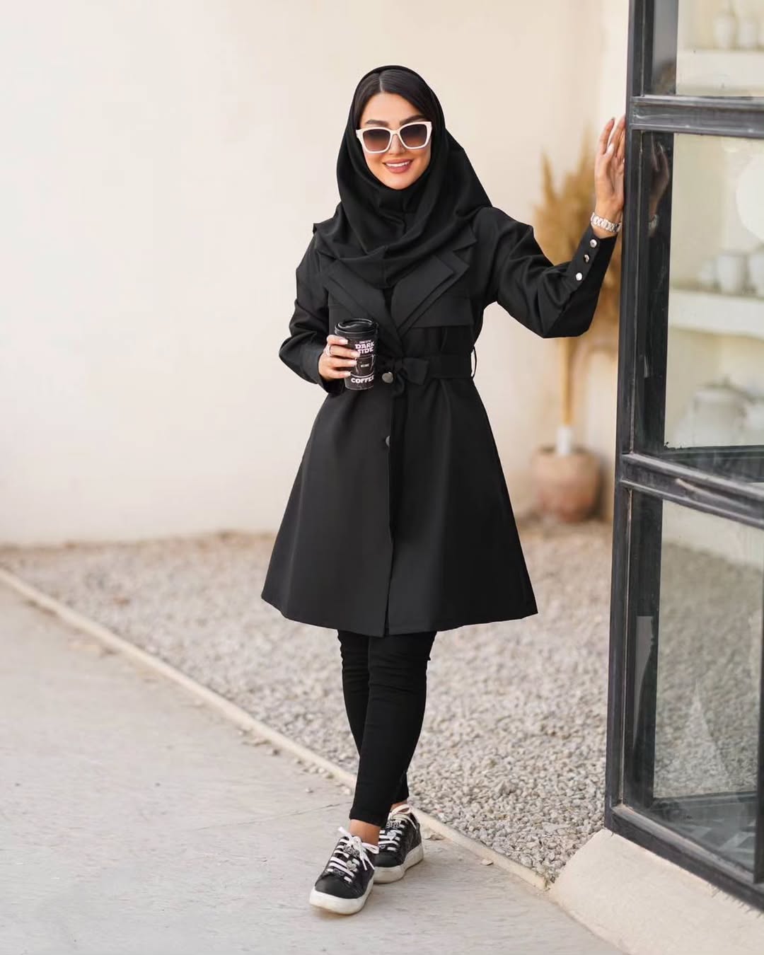 مانتو دانشجویی کوتاه دو یقه  / پارچه پرشیا با کیفیت/ مناسب ۳۶ تا ۴۸ کیفیت بالا