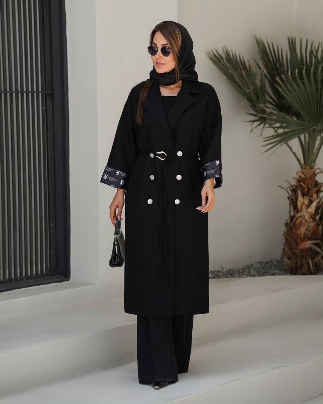 مانتو بلند زنانه با خرجکار ساتن ژاپن / پارچه کرپ حصیری / مناسب ۴۰ تا 50 کیفیت تضمینی