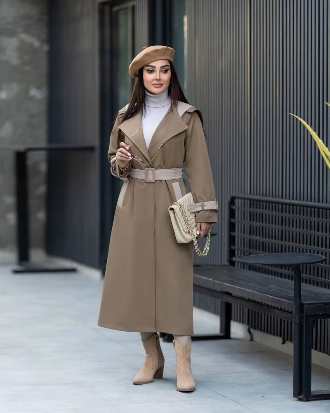 بارانی زنانه مدل پرناز / پارچه پرادا مناسب ۳۸ تا ۵۲ کیفیت تضمینی